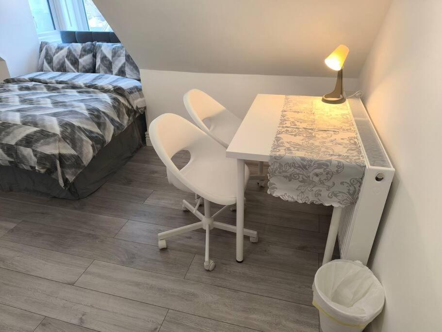 Studio Style Room, Near Tooting Broadway Station Лондон Екстериор снимка