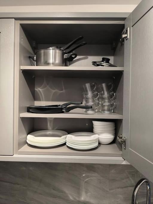 Studio Style Room, Near Tooting Broadway Station Лондон Екстериор снимка