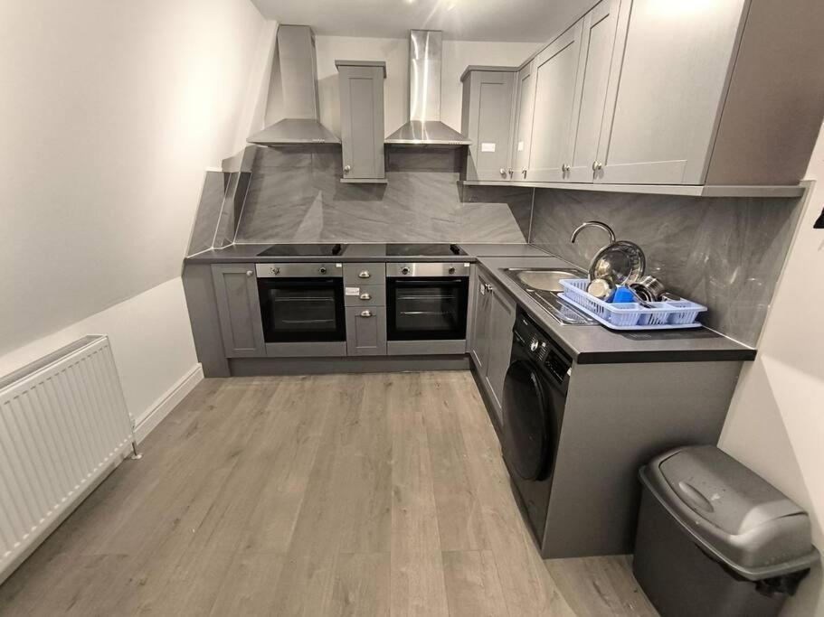Studio Style Room, Near Tooting Broadway Station Лондон Екстериор снимка
